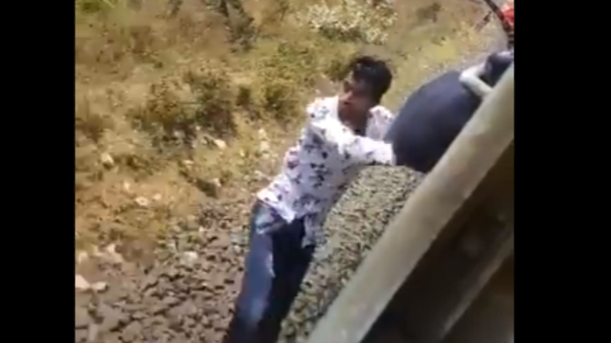 Facebook: Un selfie en un tren en marcha acaba de la peor forma posible