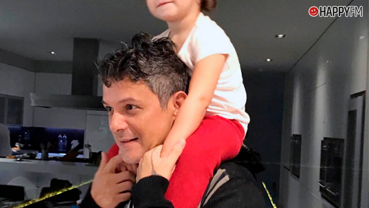 Alejandro Sanz y su hija pequeña Alma