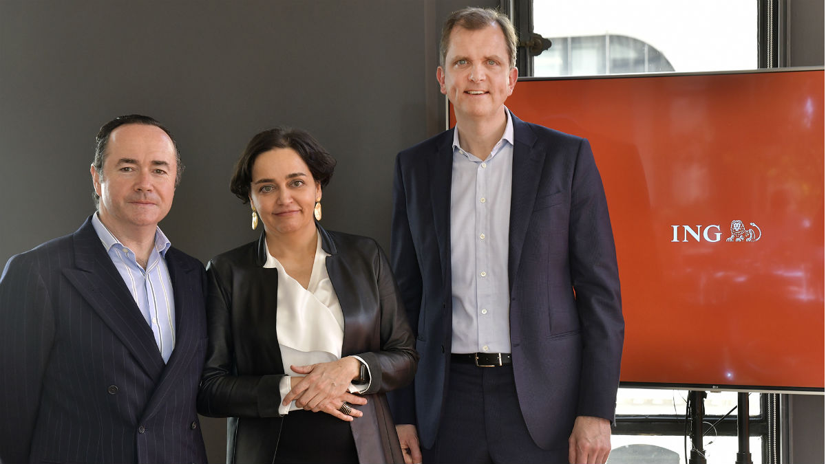 De derecha a izquierda, Roel Huisman, CEO de ING España y Portugal; Almudena Román, directora general de banca para particulares y Cristóbal Paredes, director general de banca corporativa y de inversión