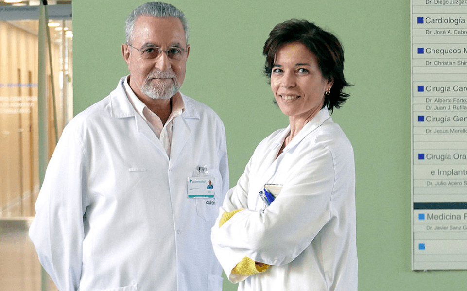 Los doctores Alfredo Casasco y Laura Paúl, del equipo de radiología intervencionista.