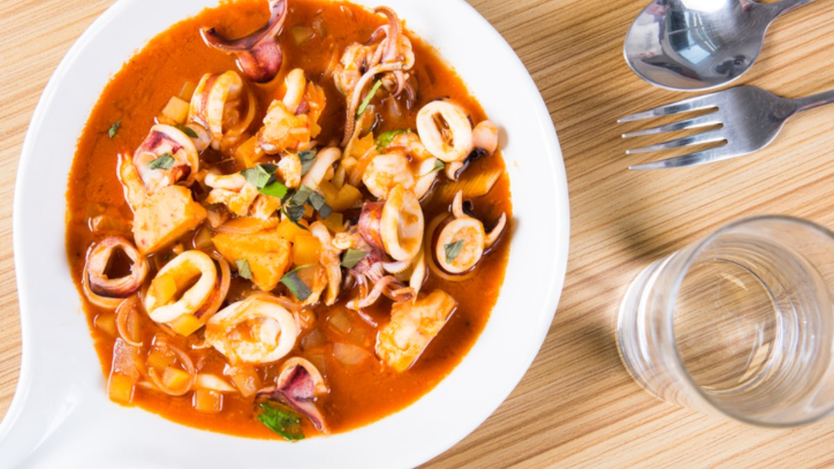 Calamares con cebolla confitada