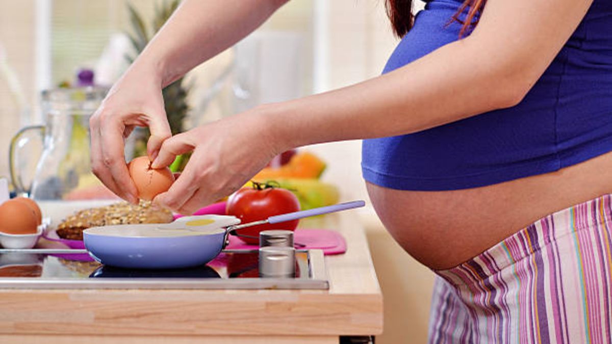 Descubre si puedes comer huevos durante el embarazo y la lactancia