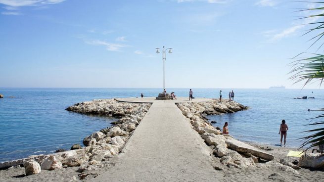 Las playas de la Costa del Sol abren este puente con restricciones