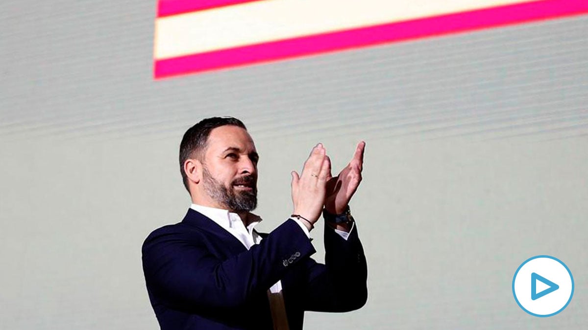 El líder de Vox, Santiago Abascal durante la asamblea general ordinaria del partido celebrado en Vistalegre en Madrid este domingo. Foto: EFE