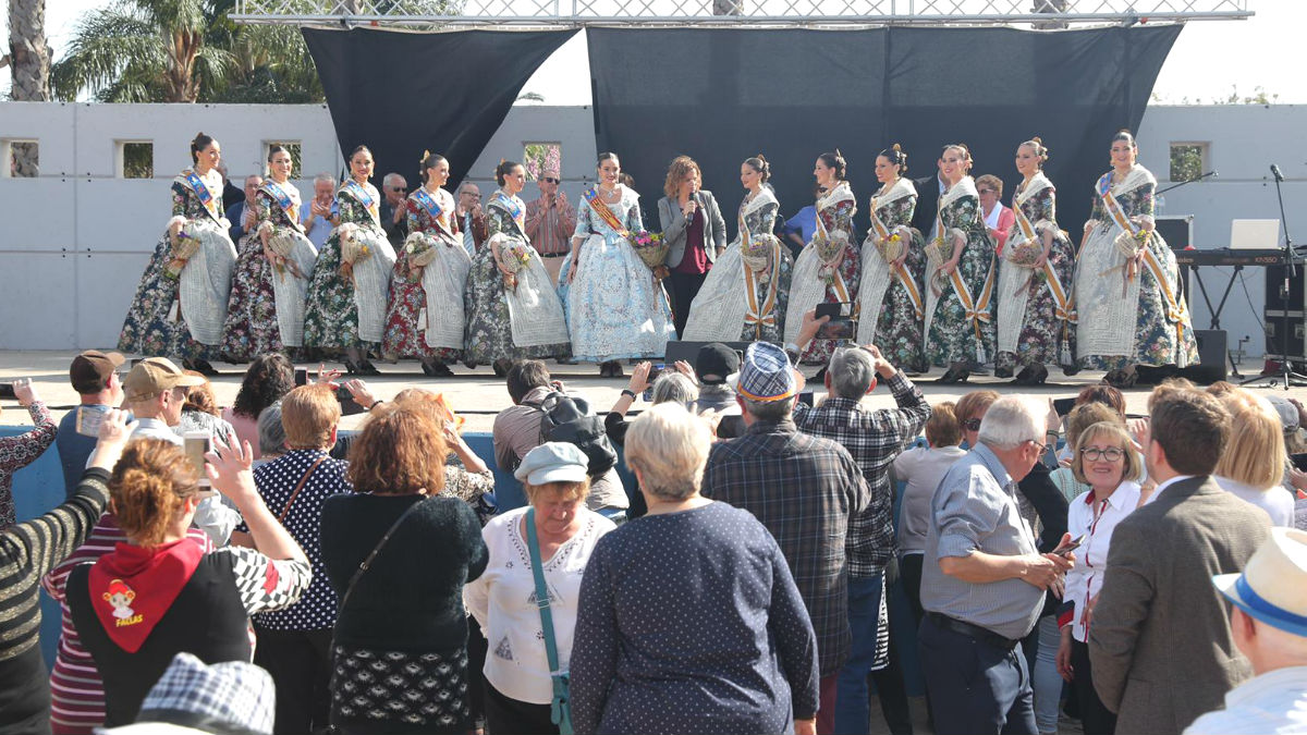 La paella con 2.000 personas mayores organizada por el Ayuntamiento de Valencia en plena expansión del coronavirus.