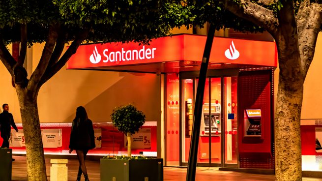 Santander dispara su exposición al riesgo soberano de Italia mientras el país ‘cierra’ por el coronavirus