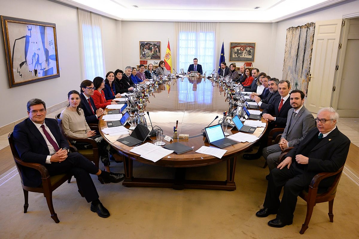 El Gobierno en pleno, reunido en un Consejo de Ministros.