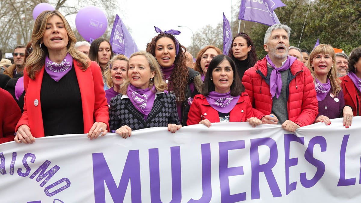 Marlaska y Begoña Gómez en la manifestación del 8M (Foto: EP)