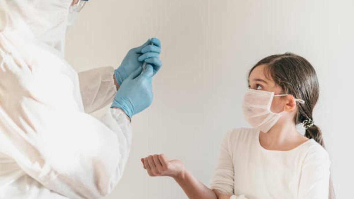 Un estudio a pacientes pediátricos concluye que el Covid-19 tiene más riesgo de contagio en niños que adultos