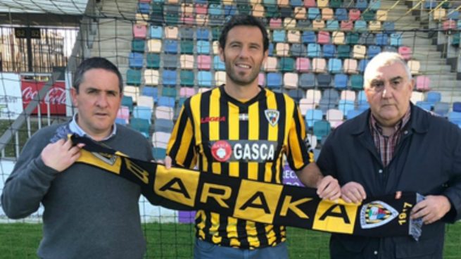 Cervero, en su presentación con el Barakaldo.