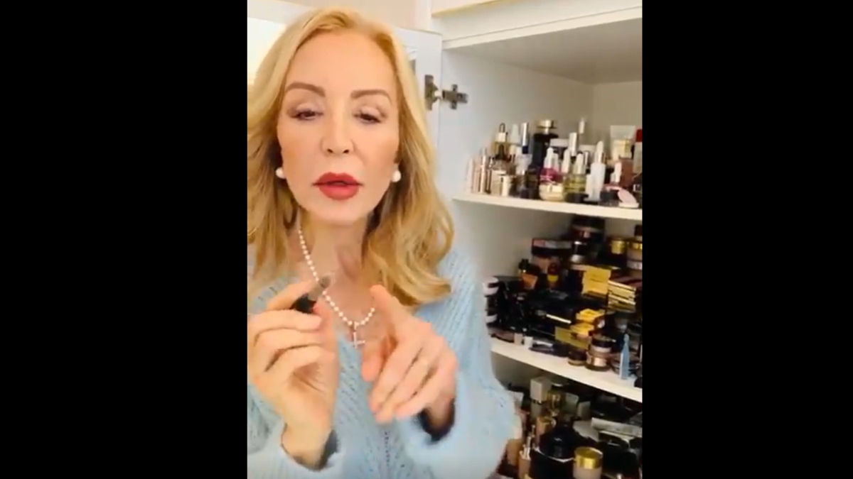 Instagram: Carmen Lomana enseña su arsenal de productos cosméticos