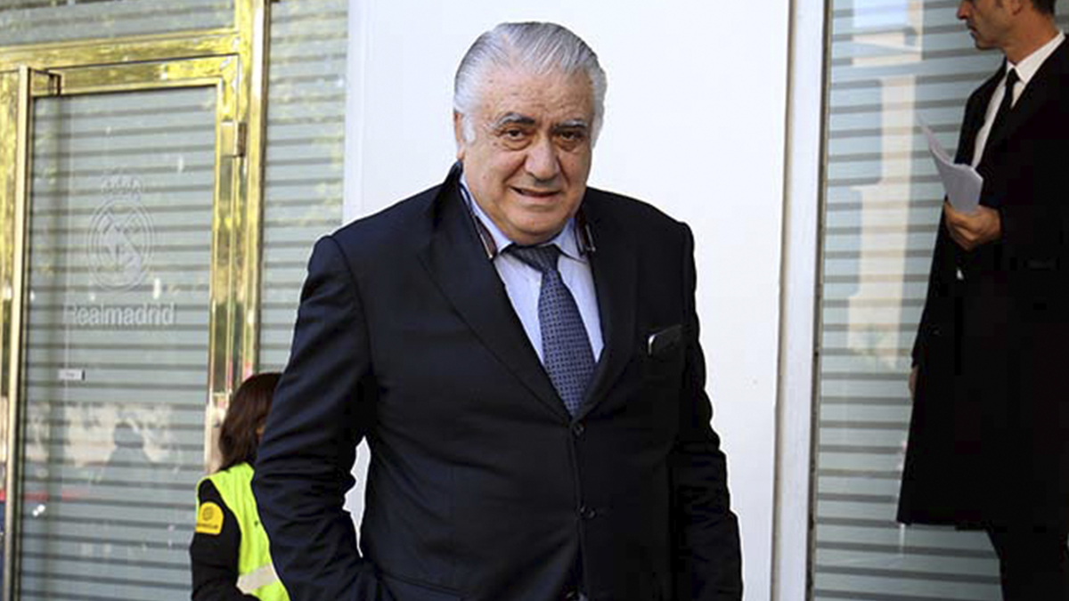 Lorenzo Sanz acude al Santiago Bernabéu para ver el Real Madrid-Valladolid. (Enrique Falcón)