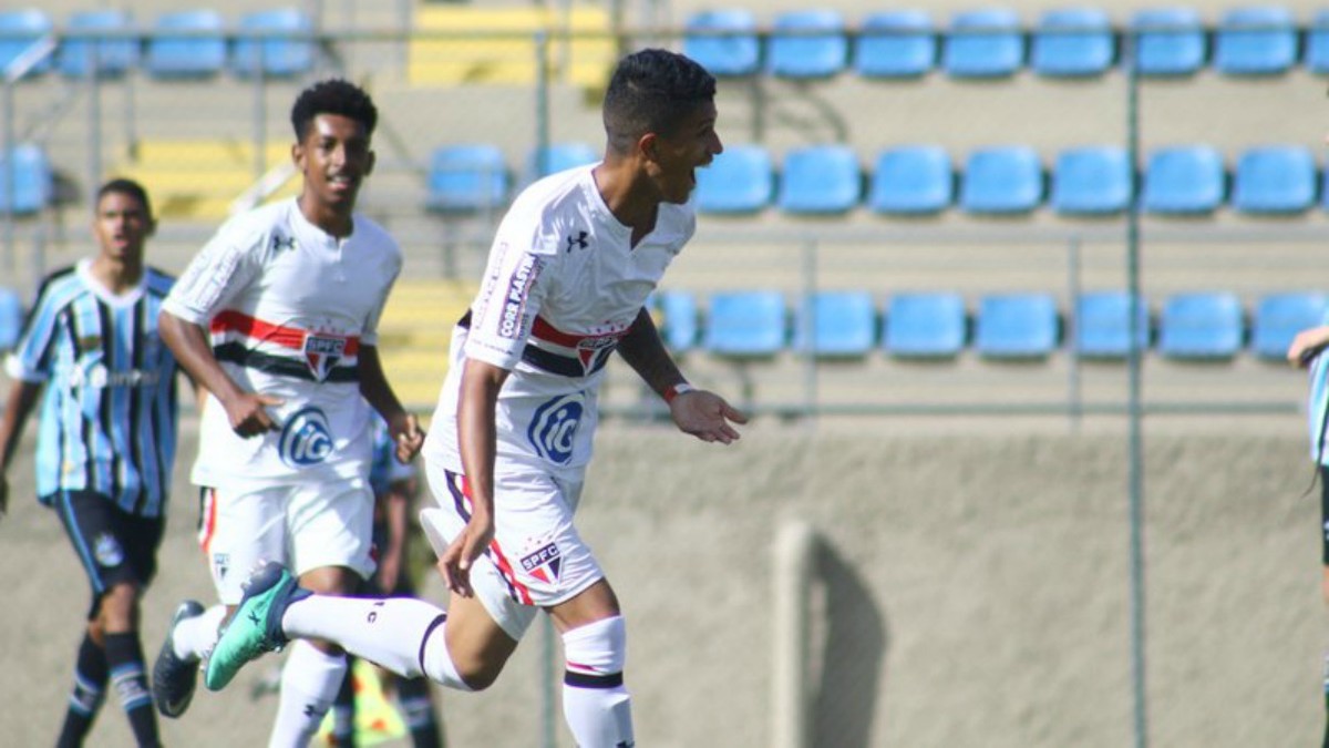 Gustavo Maia celebra un gol con el Sao Paulo B. (@SaoPauloFC)