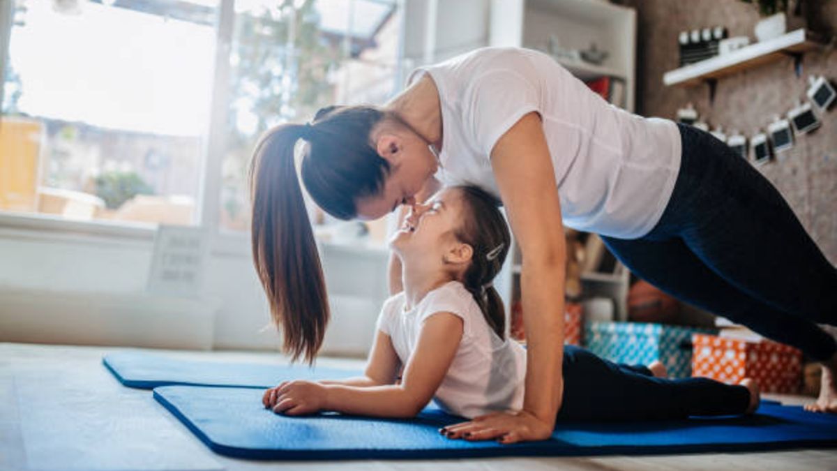 Ejercicios fáciles de yoga que podemos hacer con los niños en casa