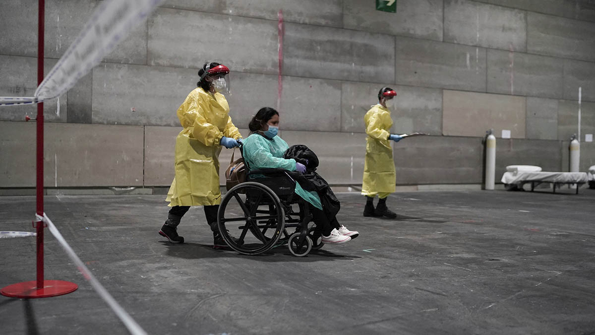 Uno de los primeros pacientes trasladados al hospital de campaña habilitado en Ifema