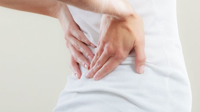 3 ejercicios para aliviar y combatir el dolor de espalda durante la cuarentena