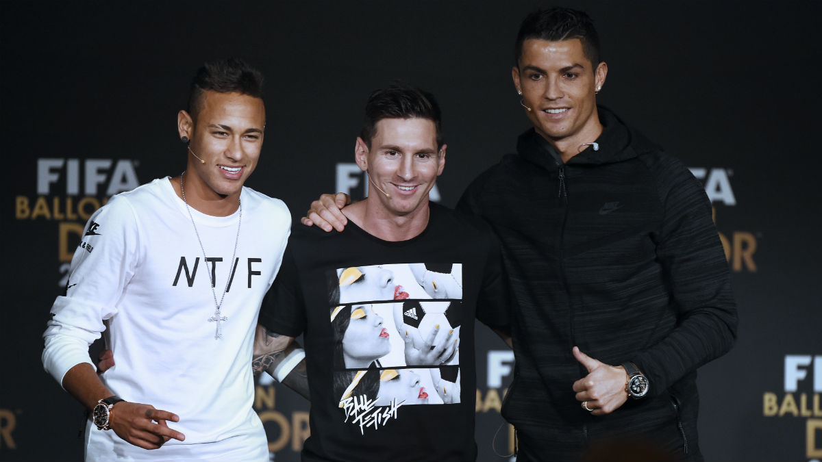 Cristiano Ronaldo, Messi y Neymar, en una gala del Balón de Oro. (AFP)
