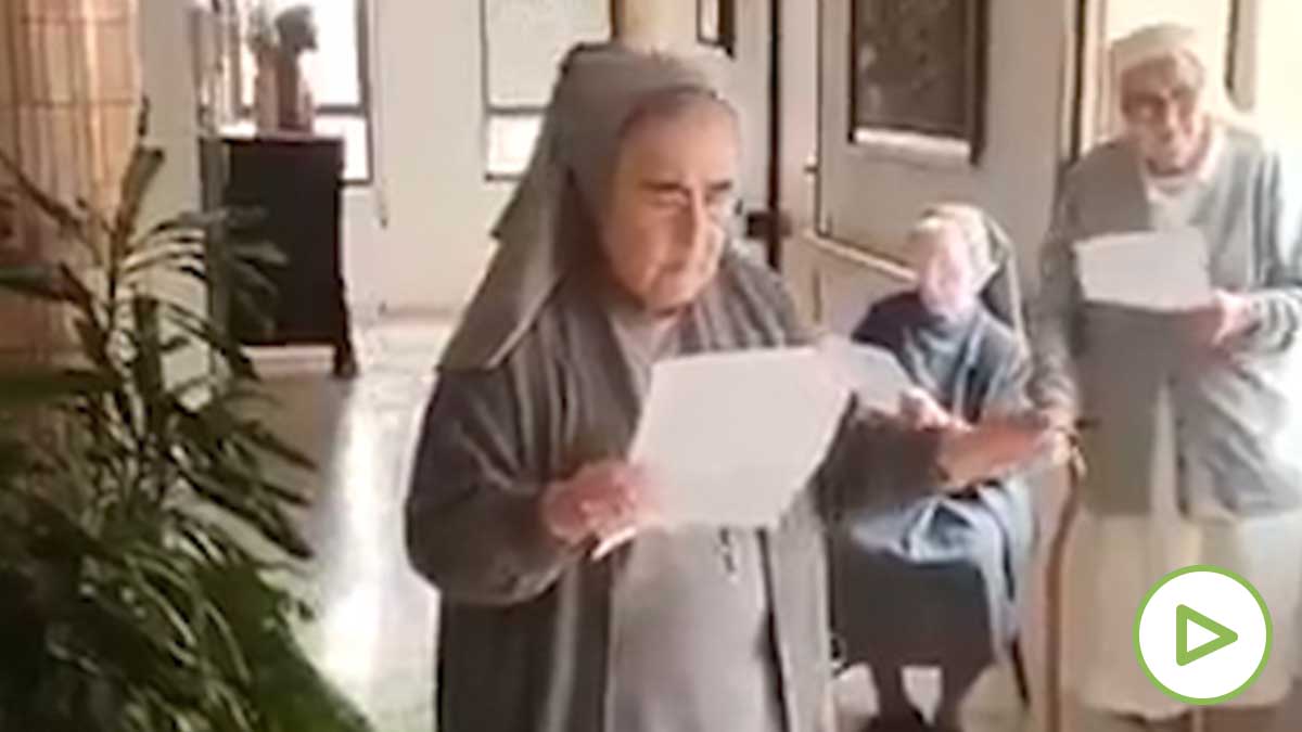 Captura del vídeo de un grupo de monjas cantando ‘Resistiré’