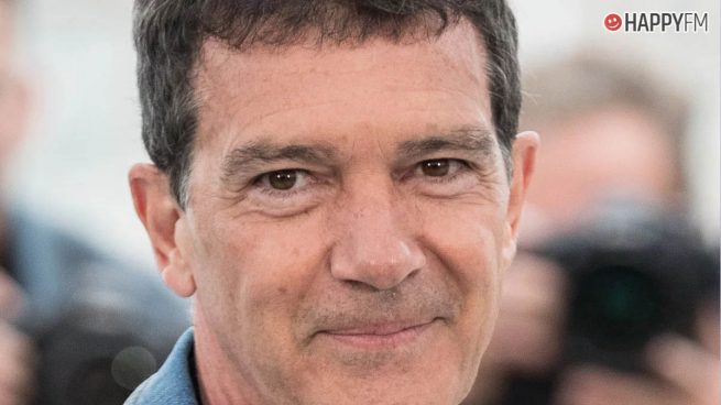 Antonio Banderas, confinado tras dar positivo por coronavirus el día de su cumpleaños.