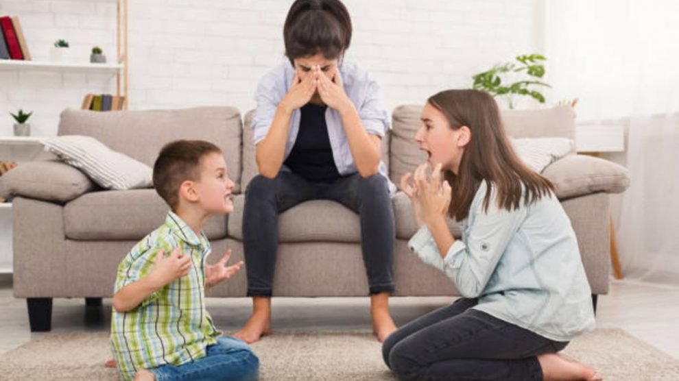 Pasos a seguir para evitar las peleas entre hermanos estos días