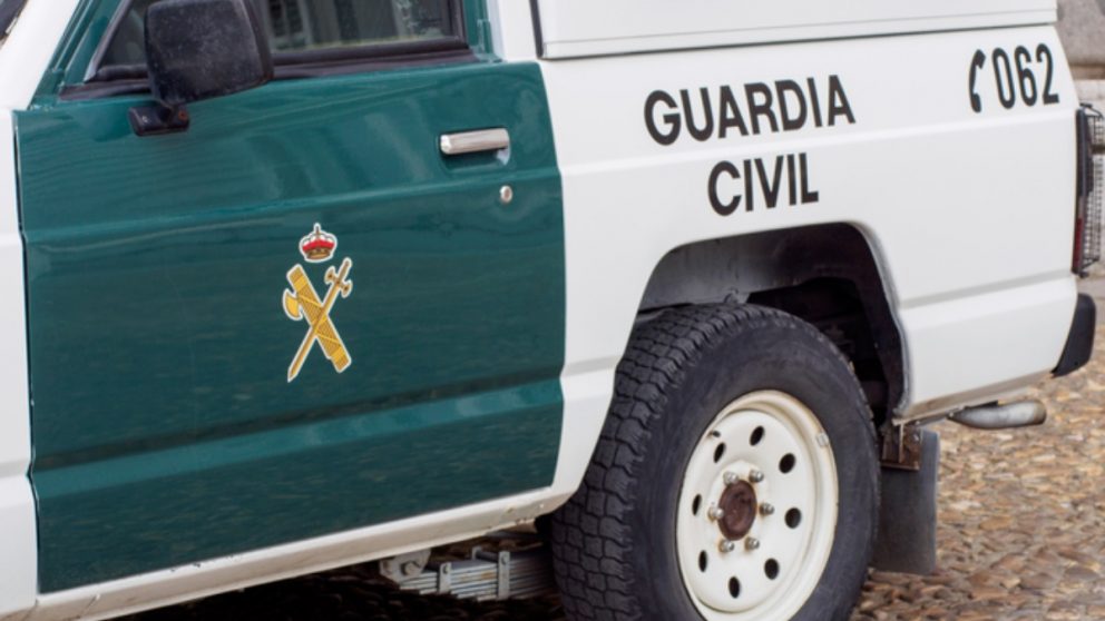 Detienen a tres hombres en Sevilla tras una persecución que acaba en un aparatoso accidente