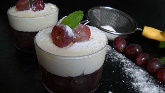 Gelatina de uvas y queso