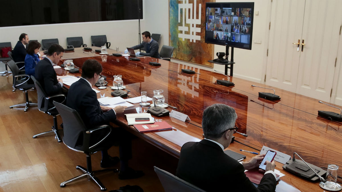 La videoconferencia de Sánchez con los presidentes de Comunidades Autónomas. Foto: EFE