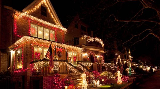 Coronavirus: las casas de Estados Unidos se decoran con luces navideñas