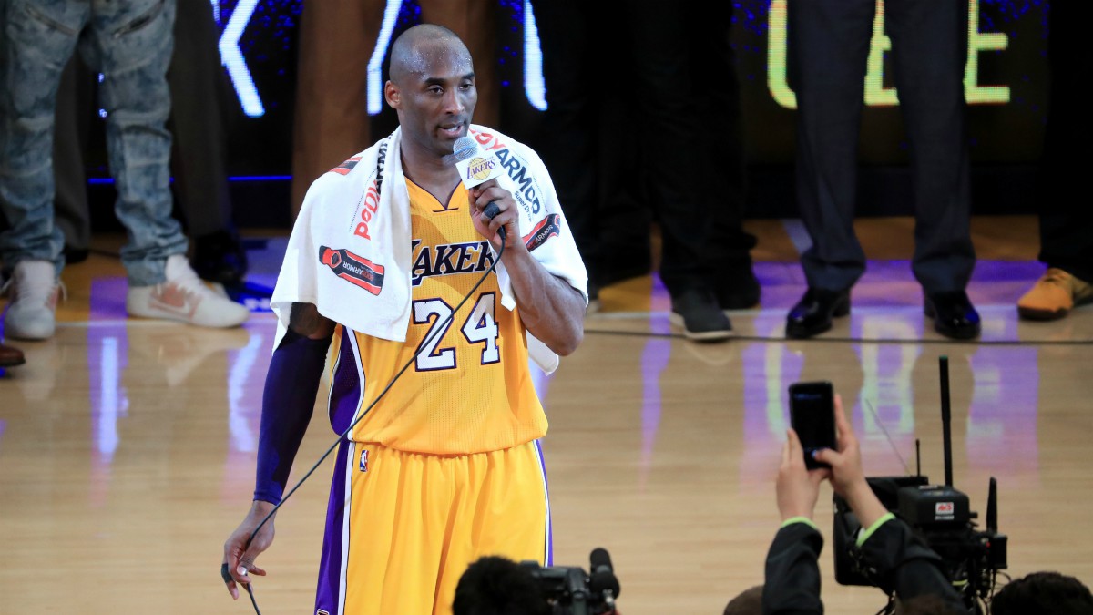 Kobe Bryant durante su último partido con los Lakers.