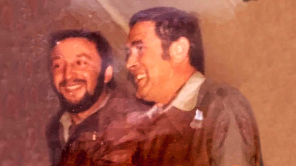 A la derecha Jesús Vélez cuando era comandante en plena creación del GAR.