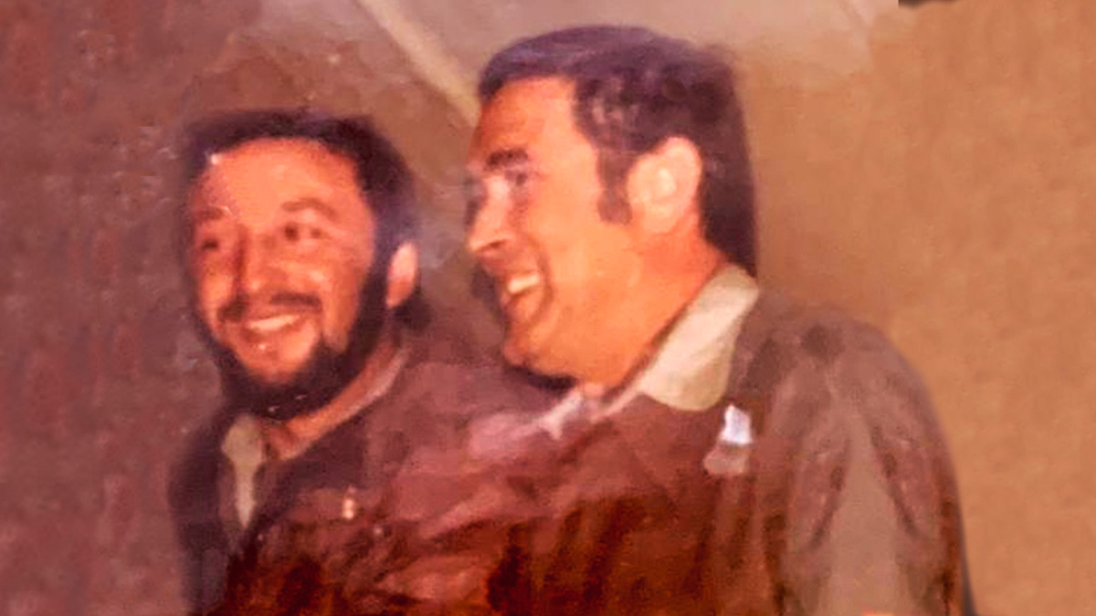 A la derecha Jesús Vélez cuando era comandante en plena creación del GAR.