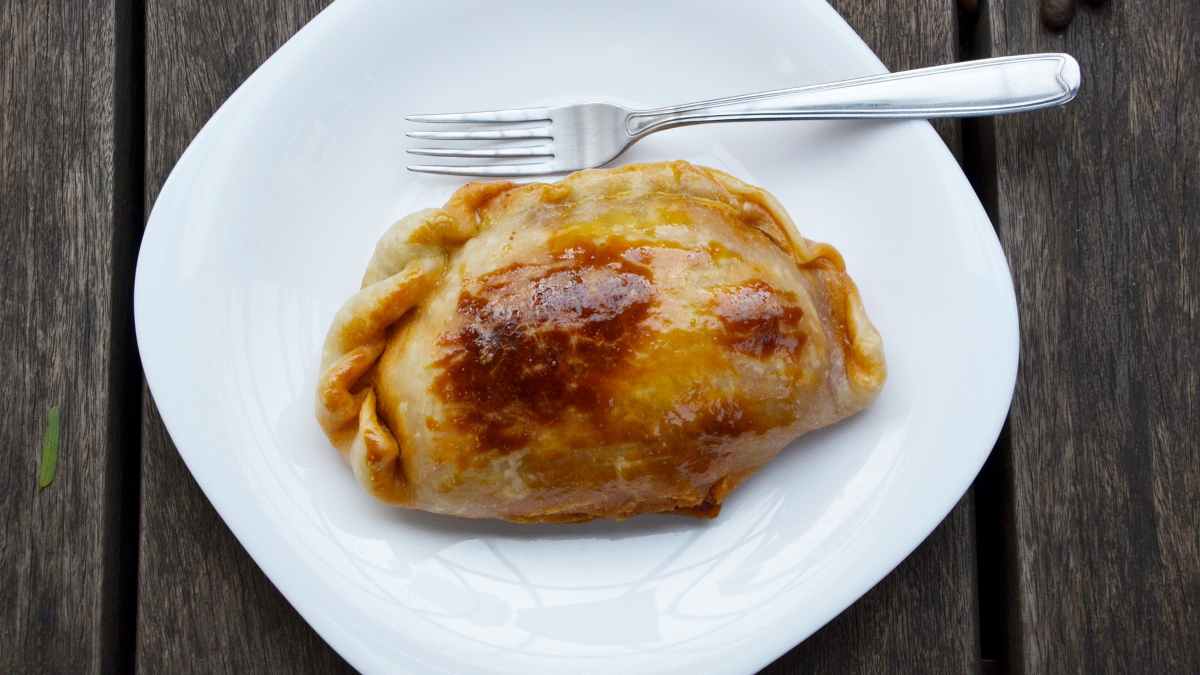 Receta de Empanada casera de maíz, beicon y champiñones
