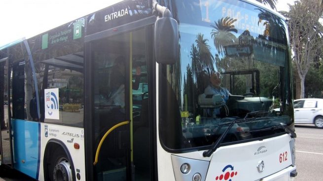 Los profesionales sanitarios podrán viajar gratis en los autobuses de la Empresa Malagueña de Transportes