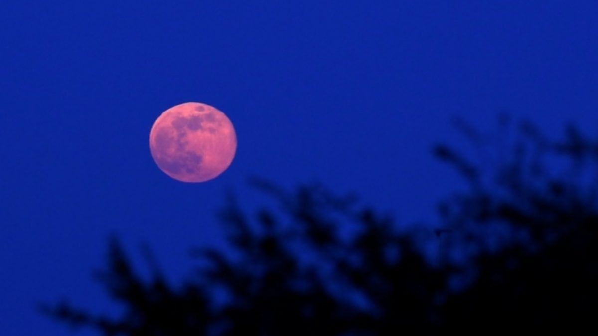 Súper Luna Rosa de abril 2020