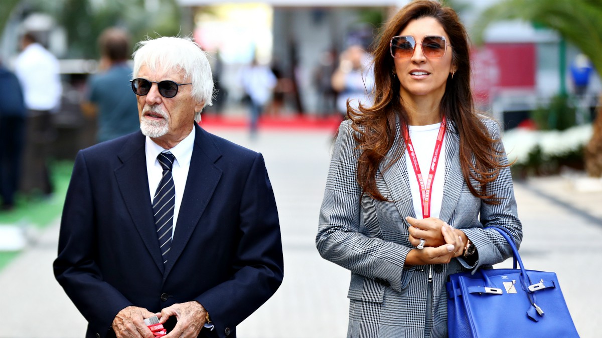 Bernie Ecclestone y Fabiana Flosi durante un Gran Premio de Fórmula 1. (Getty)