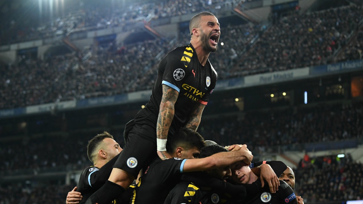 Kyle Walker celebra junto a sus compañeros. (Getty)