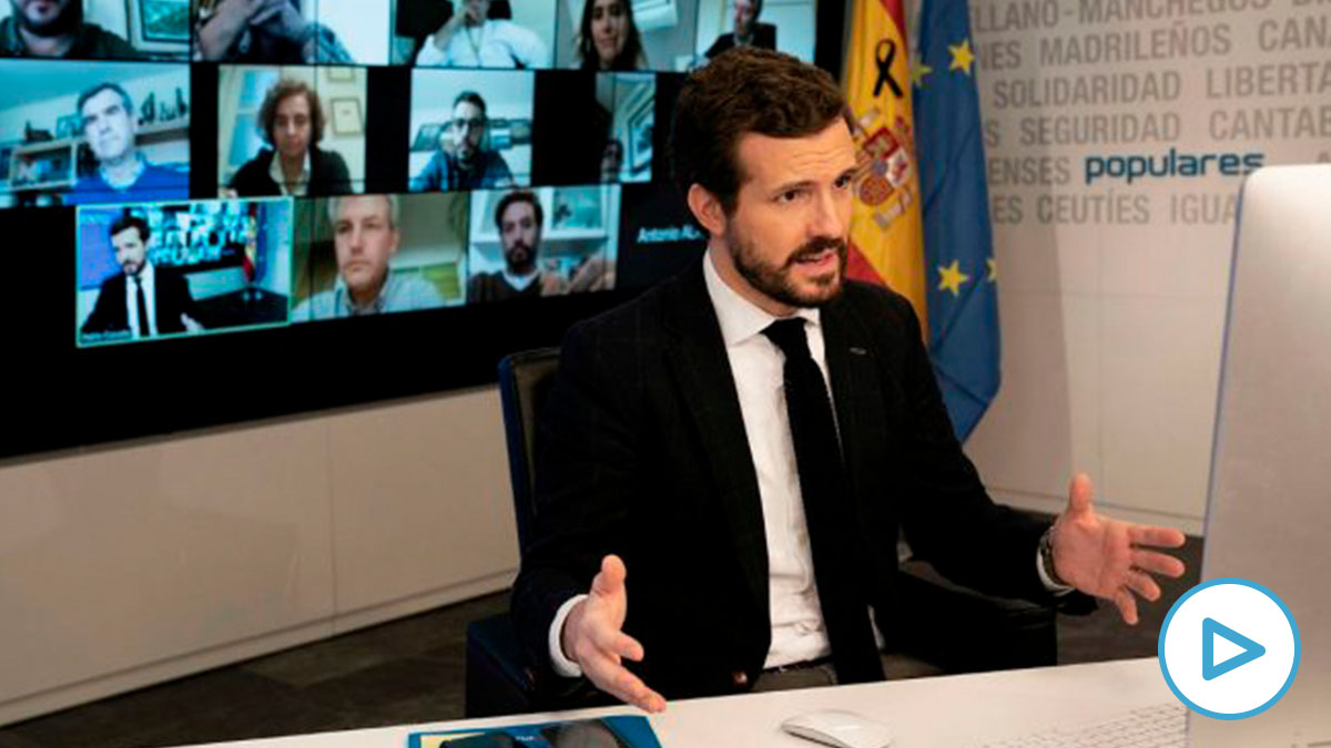 El presidente del Partido Popular Pablo Casado, durante la videoconferencia con la Comisión de seguimiento del COVID-19 del PP, hoy viernes en Madrid.- EFE/David Mudarra/Partido Popular