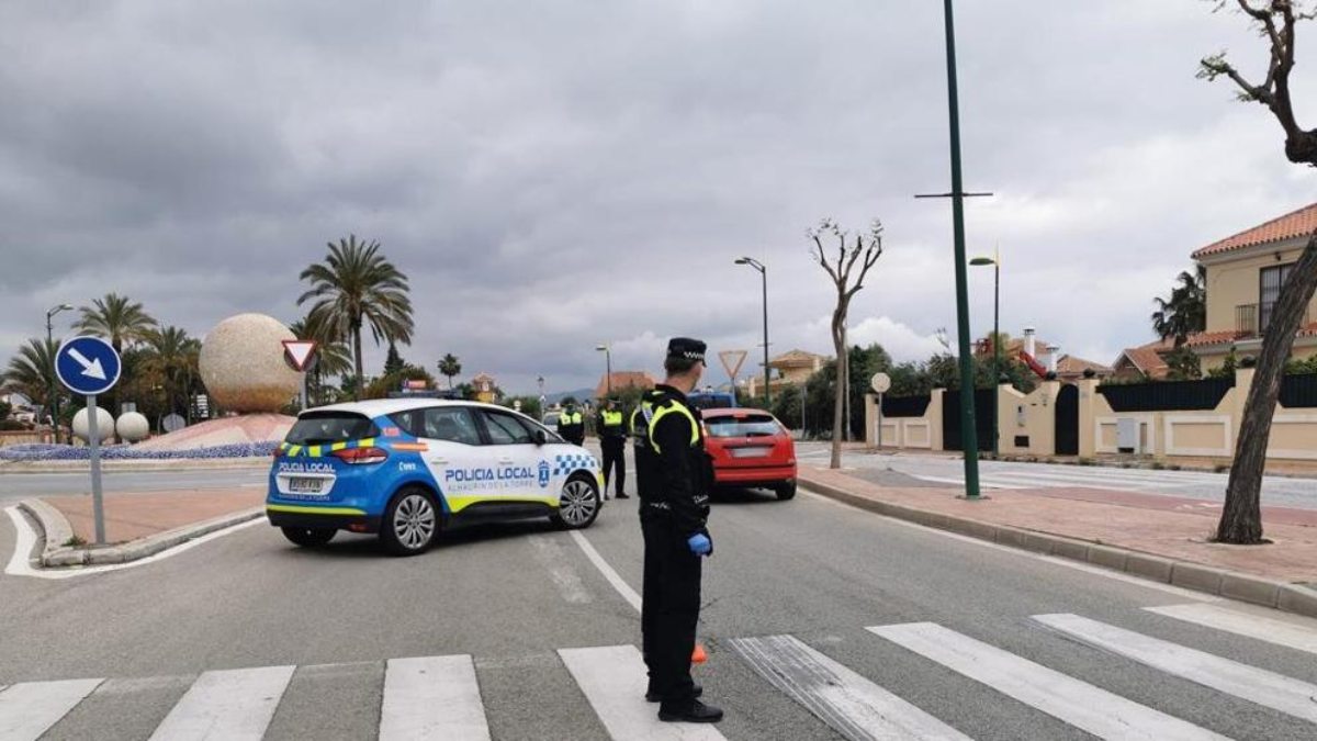 Control policial en Málaga. (Foto: EP)