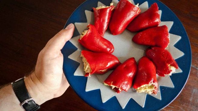 Pimientos rellenos de atún, salmón fresco y surimi