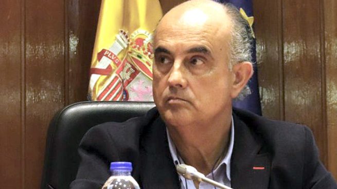 Antonio Zapatero Gaviria, director del hospital temporal de Ifema para atajar la epidemia del coronavirus, ha criticado con dureza al ministro de Sanidad, Salvador Illa Gavi-655x368