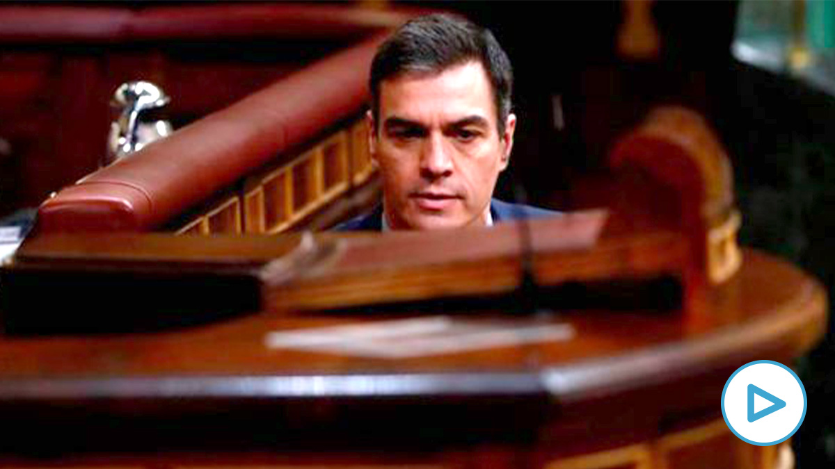 Pedro Sánchez sube a la tribuna del Congreso para padir una ampliación del estado de alarma.