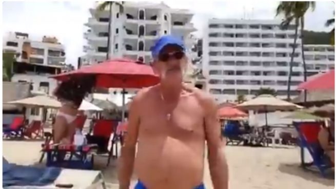 Pese a las restricciones pillan a un grupo turistas en la playa