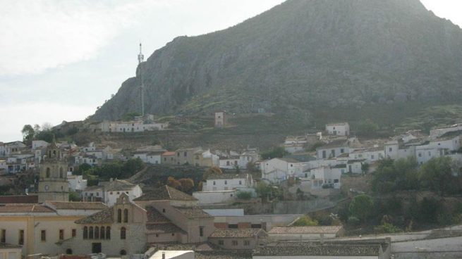 Martos es conocido como la cuna del olivar .