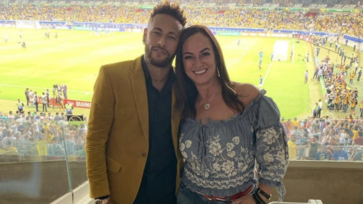 Neymar posa con su madre en un partido de la Copa América 2019. (@neymarjr)