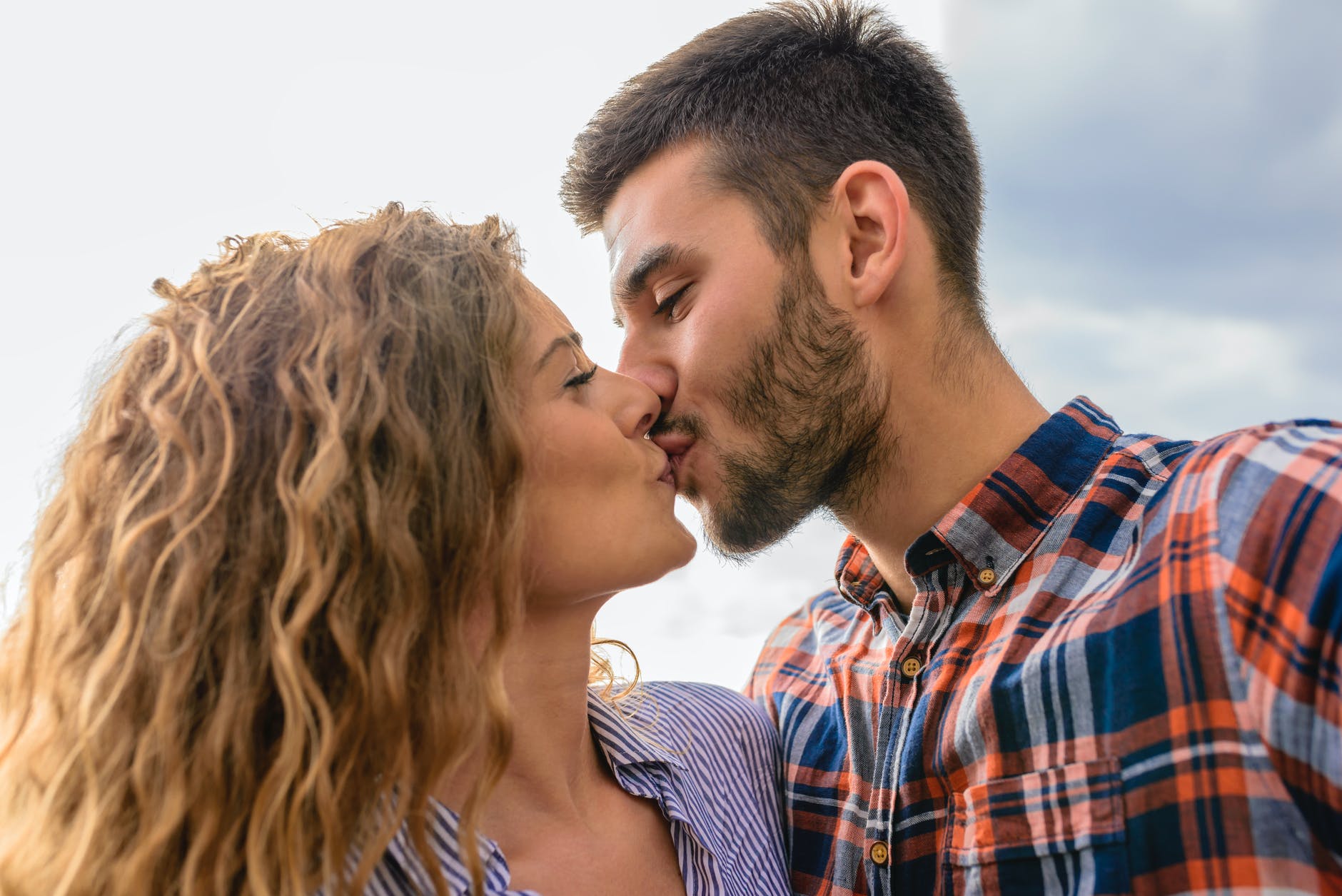 Cuáles son los beneficios de un beso