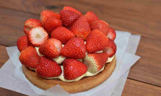 Victoria Sponge Cake con fresas 