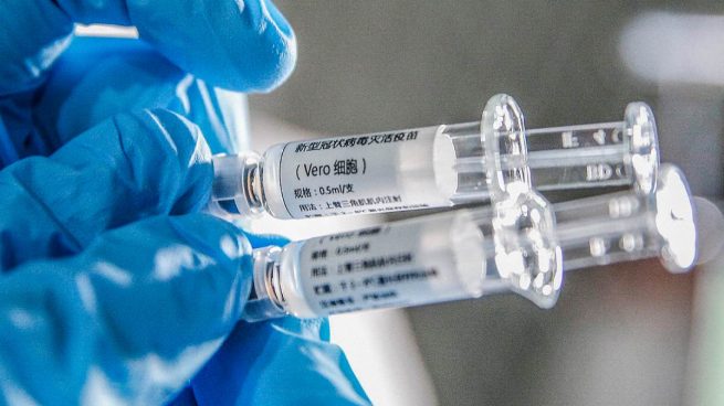 China comienza los ensayos clínicos en humanos de tres vacunas contra el coronavirus