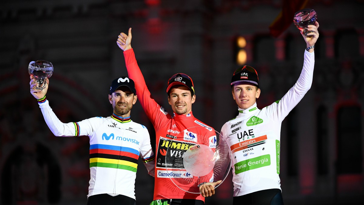 Valverde, Roglic y Pogacar en el podio de la Vuelta 2019. (AFP)