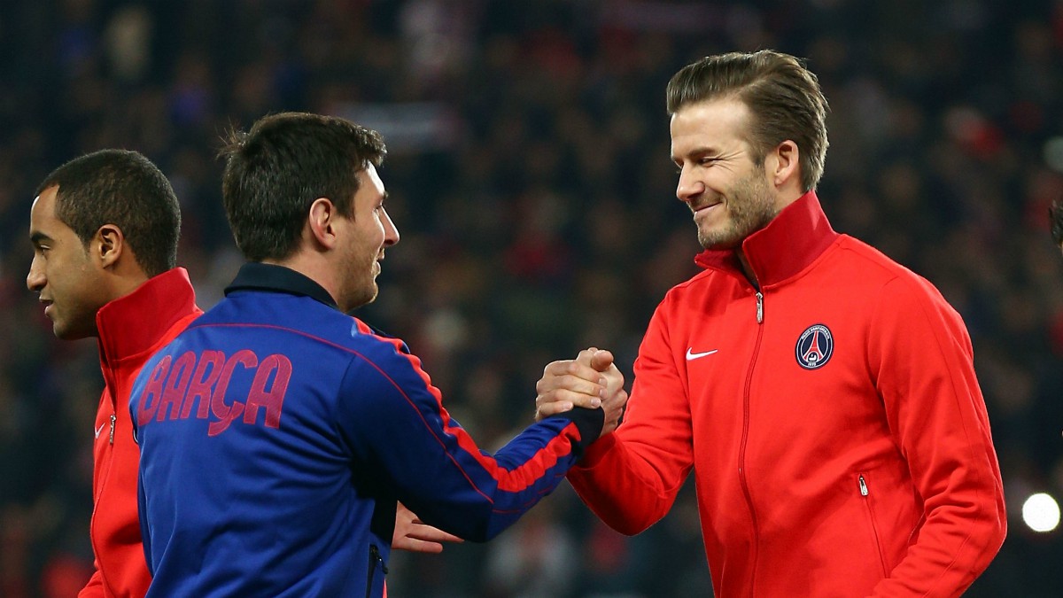 Beckham y Messi se saludan antes de un partido. (Getty)