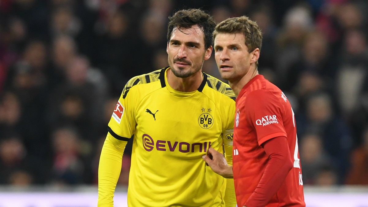 Hummels y Müller durante un Bayern-Borussia Dortmund esta temporada. (AFP)